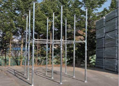 Step 2 — connecting horizontal ledgers between props