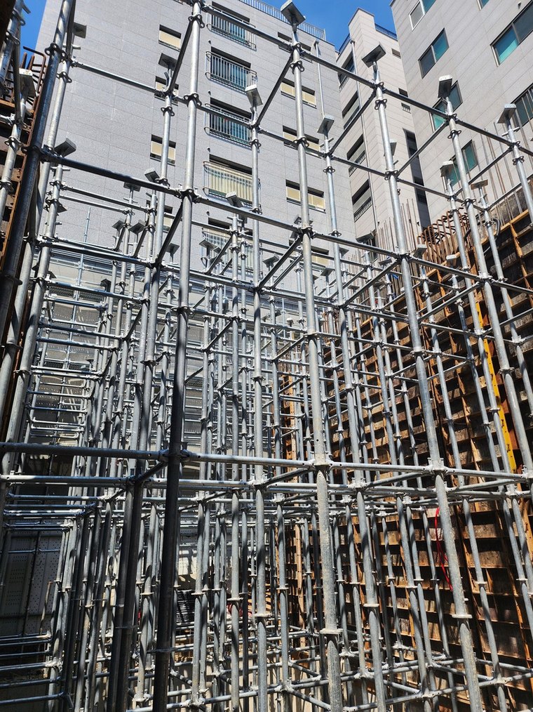 Shoring towers supporting a deck in Guui-dong, Seoul